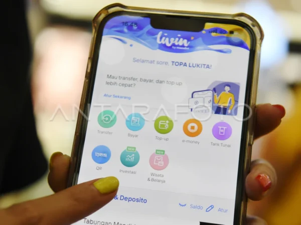 Literasi Keuangan : Bank Mandiri Sosialisasi Program Livin’ by Mandiri di SMA Maarif Lawang